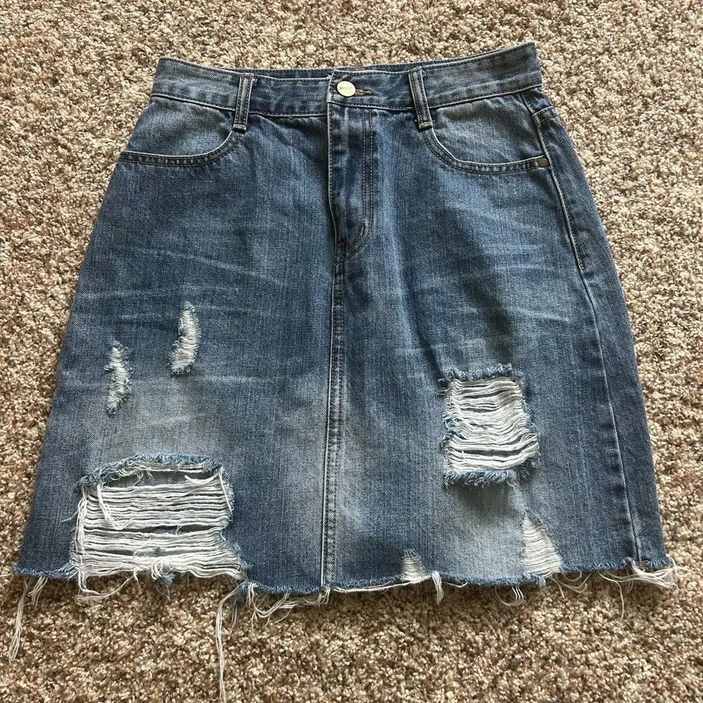 EVIDNT Los Angeles Women’s Distressed Raw Hem Denim Jean Mini Skirt Size 26